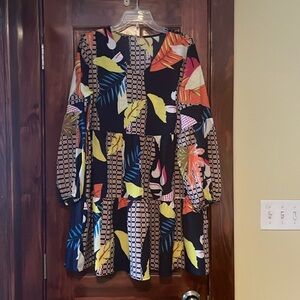 Beautiful swing dress balloon sleeves vneck